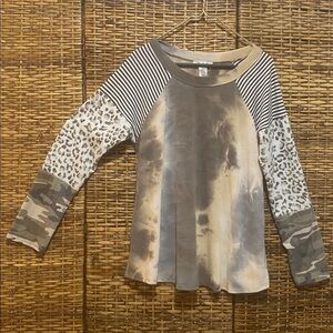 EUC Lovely J tie-dye animal print camo baseball style, long sleeve T-shirt 1x